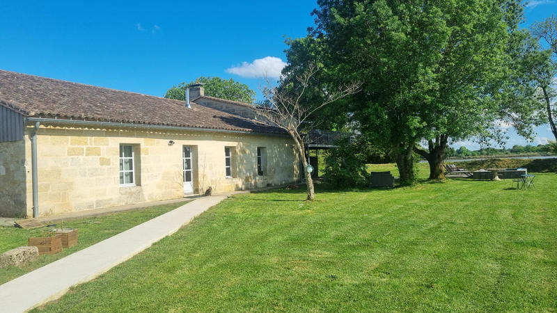 Maison - 268 m² - 8 pièces