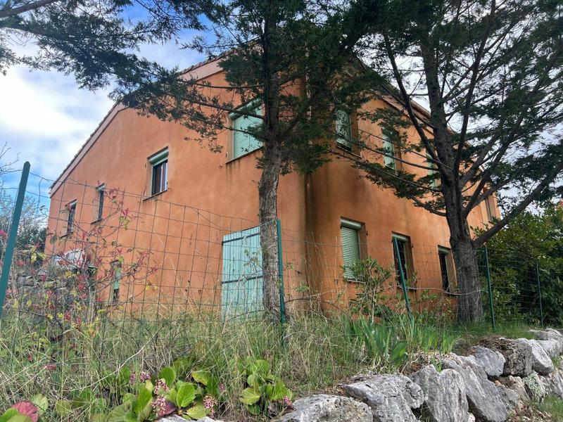 Maison - 170 m² - 5 pièces