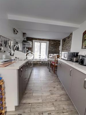 Maison - 185 m² - 10 pièces