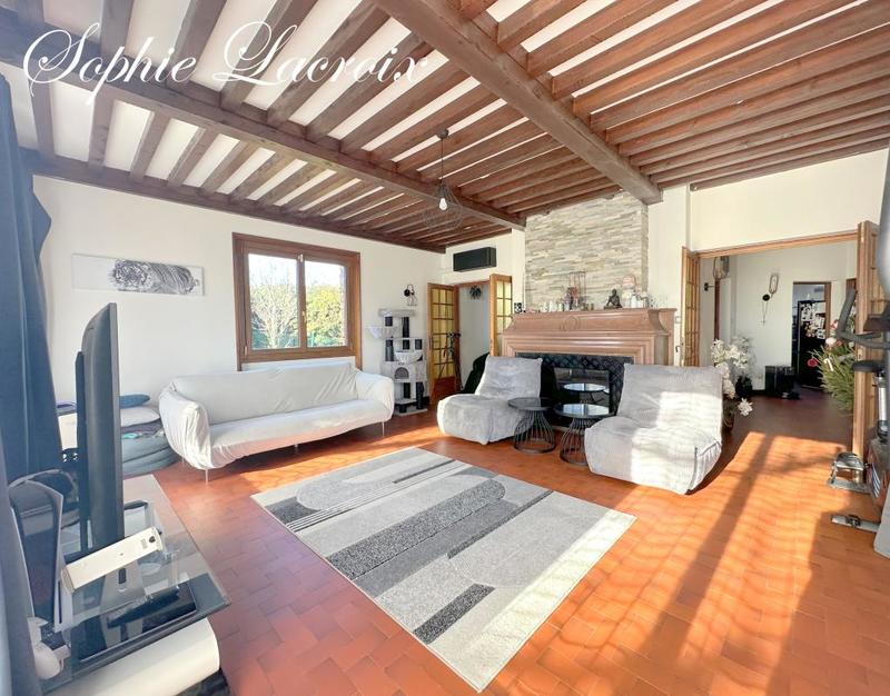 Demeure - 258 m² - 8 pièces