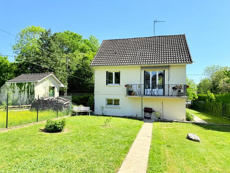 Maison - 90 m² - 4 pièces