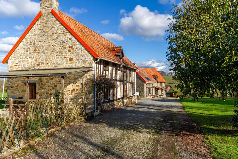 Maison - 205 m² - 9 pièces