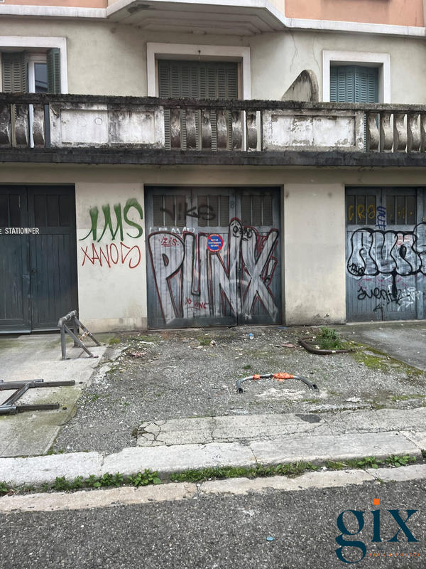 Parking / Garage - 15 m²