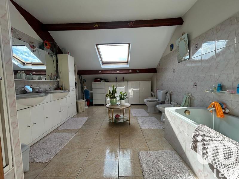 Maison - 257 m² - 8 pièces