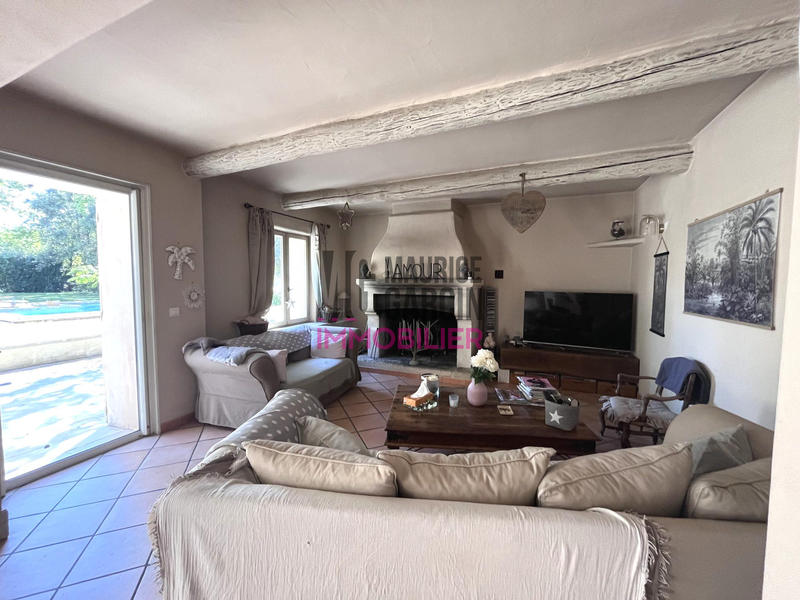 Maison - 220 m² - 7 pièces