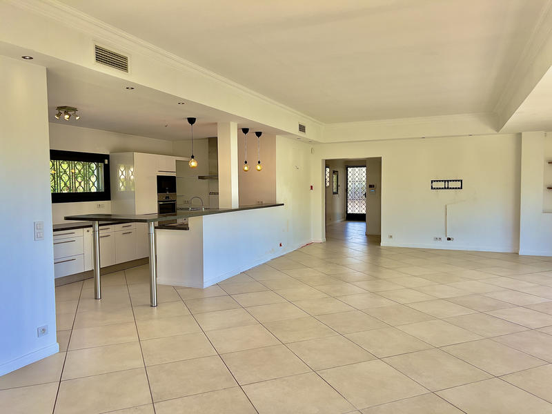 Maison - 170 m² - 5 pièces