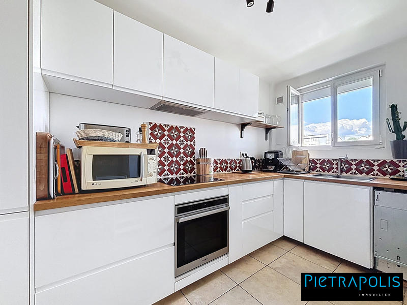 Appartement - 90 m² - 4 pièces