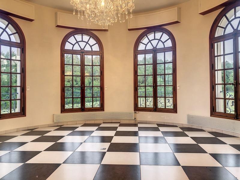 Château - 850 m² - 18 pièces