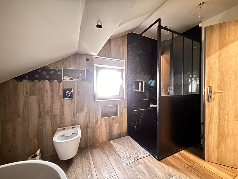 Maison - 96 m² - 5 pièces