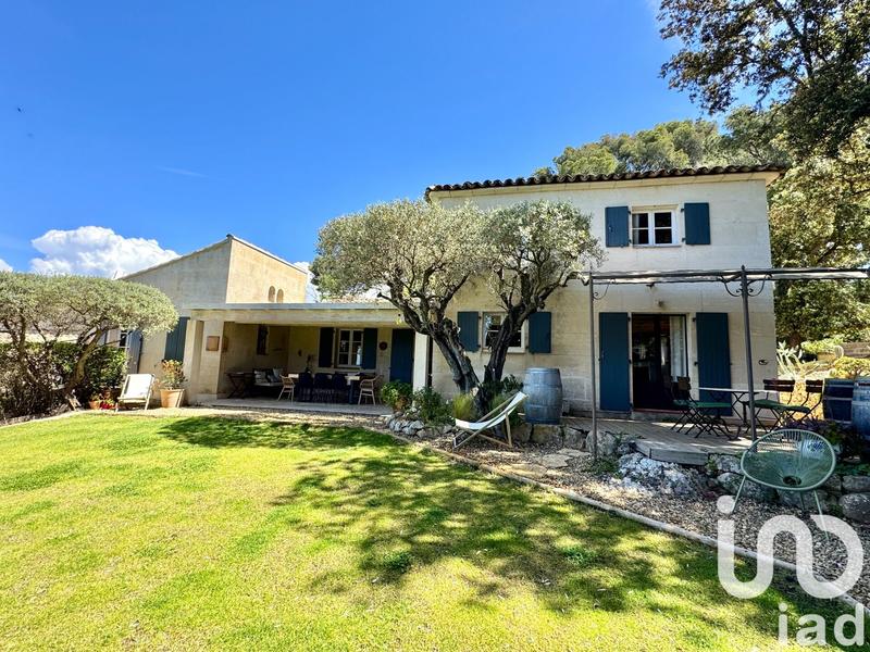 Maison - 230 m² - 8 pièces