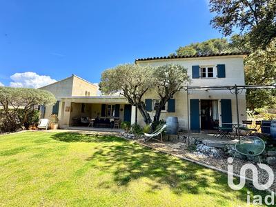 Maison - 230 m² - 8 pièces