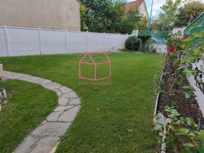 Maison - 80 m² - 4 pièces