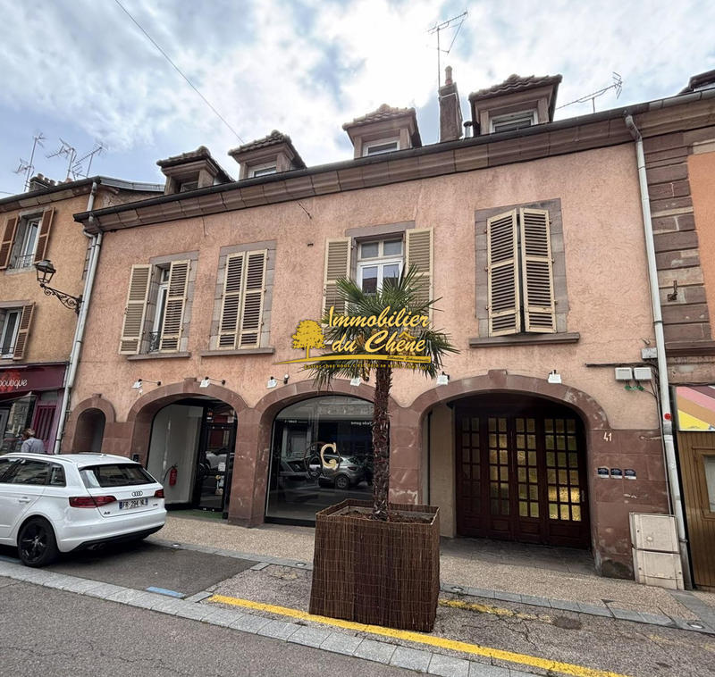 Local commercial - 211 m² - 7 pièces