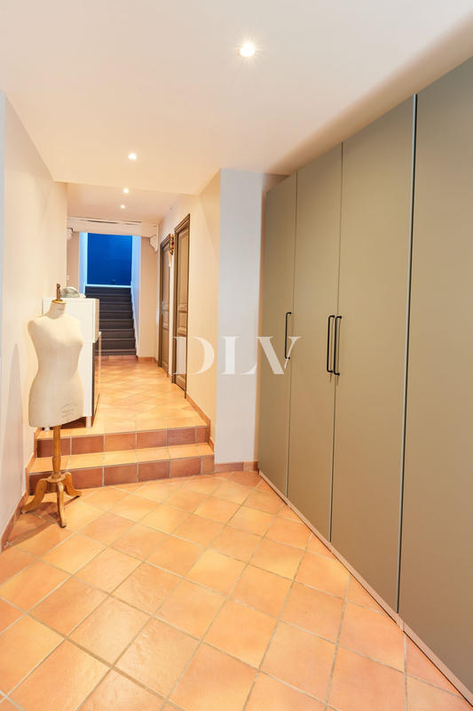 Maison ancienne - 275 m² - 7 pièces