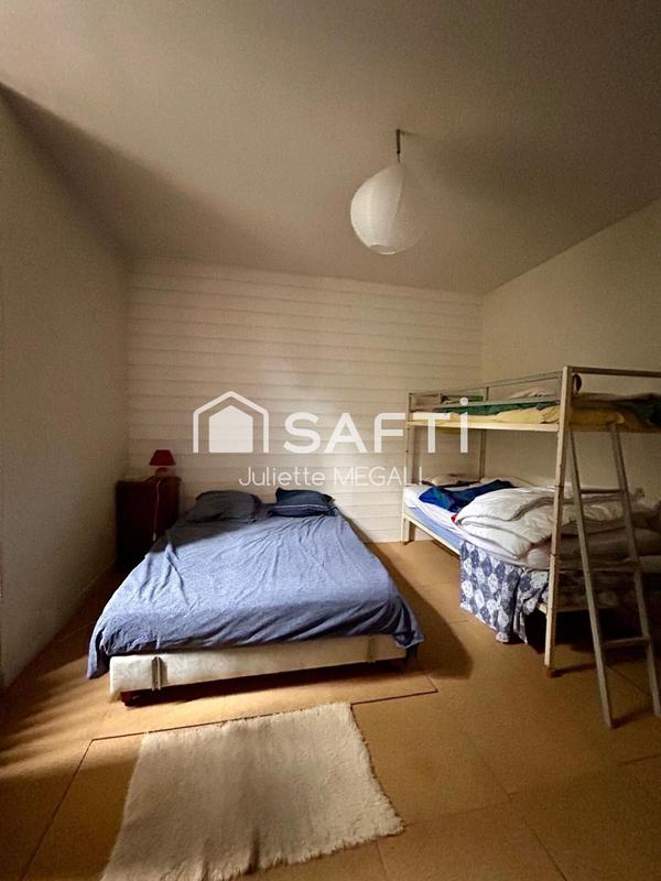 Maison - 170 m² - 9 pièces