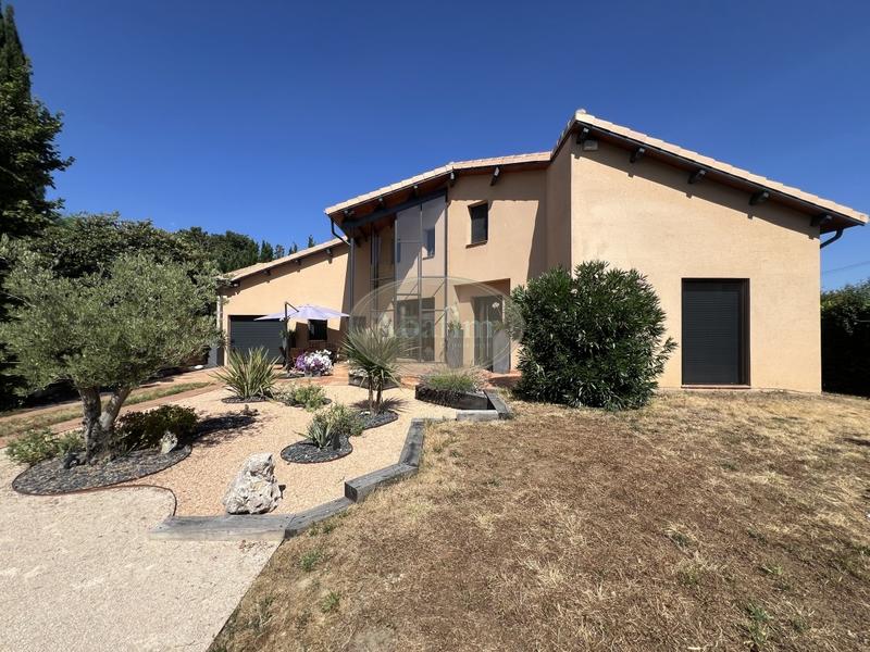 Maison - 141 m² - 8 pièces