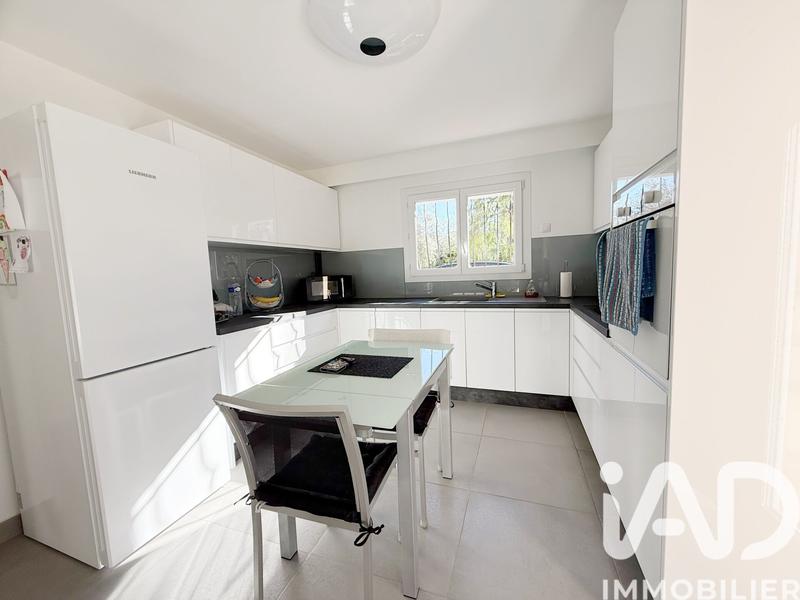 Maison - 219 m² - 6 pièces