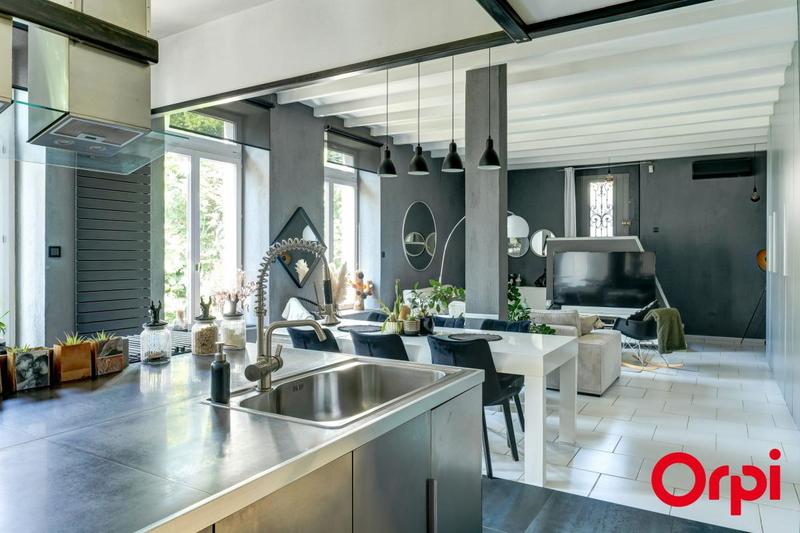 Appartement - 145 m² - 5 pièces