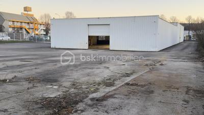 Local commercial - 1 500 m² - 20 pièces