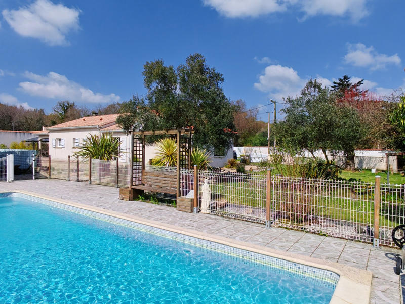 Maison - 140 m² - 4 pièces