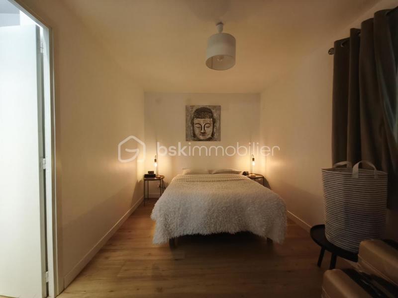 Maison - 250 m² - 8 pièces