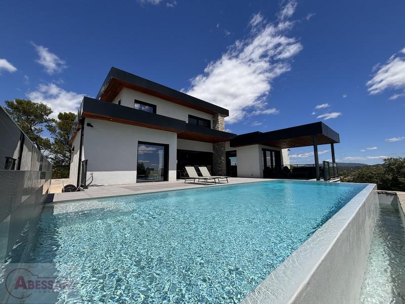 Maison contemporaine - 220 m² - 6 pièces