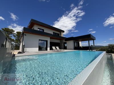 Maison contemporaine - 220 m² - 6 pièces