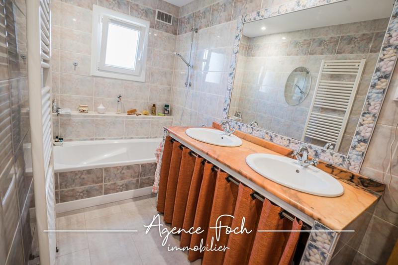 Maison - 190 m² - 6 pièces