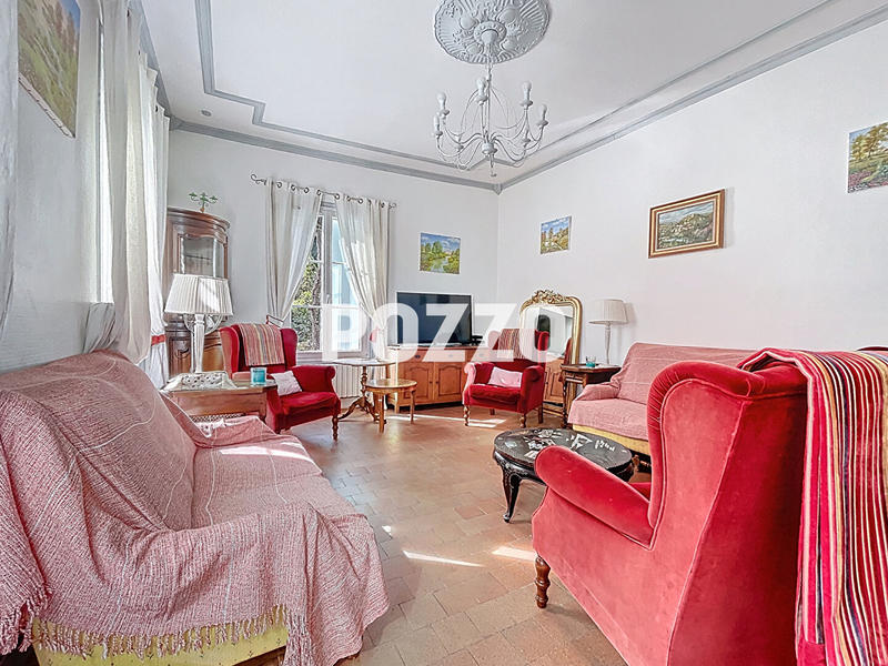 Maison - 159 m² - 6 pièces