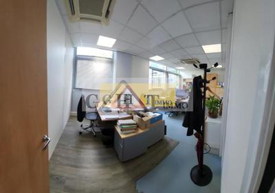 Bureau - 620 m²
