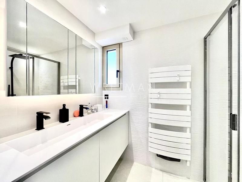 Appartement - 175 m² - 6 pièces