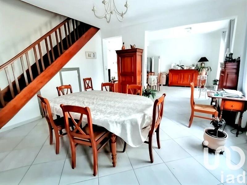Maison - 255 m² - 8 pièces