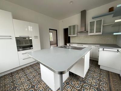 Maison - 258 m² - 6 pièces