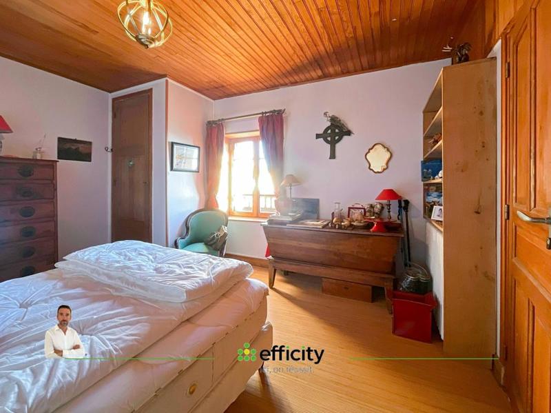 Demeure - 330 m² - 11 pièces