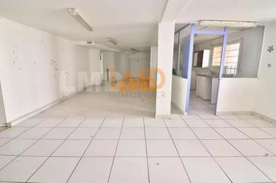 Local commercial - 236 m² - 4 pièces
