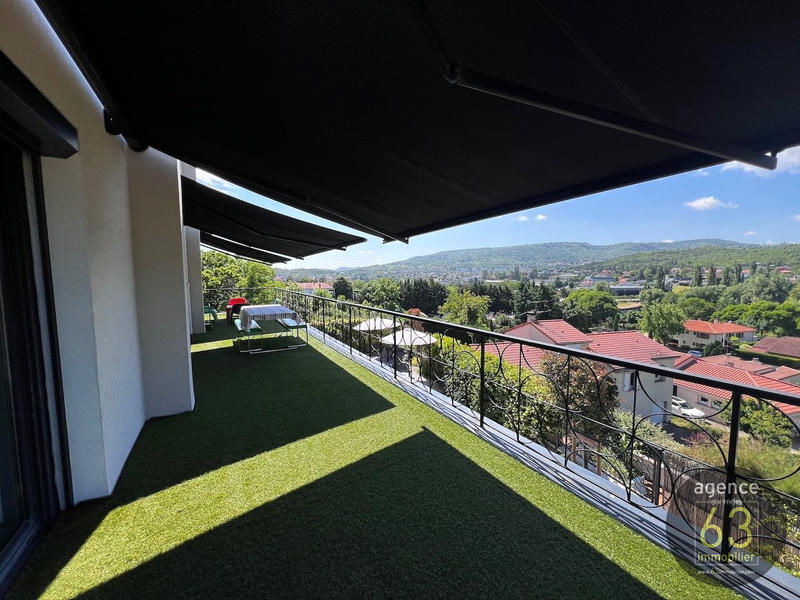 Maison - 269 m² - 9 pièces