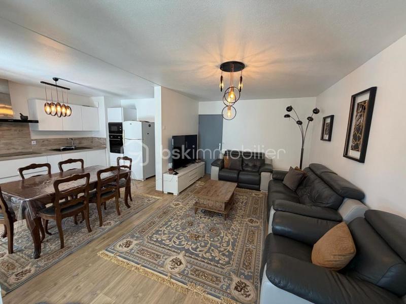 Maison - 97 m² - 6 pièces