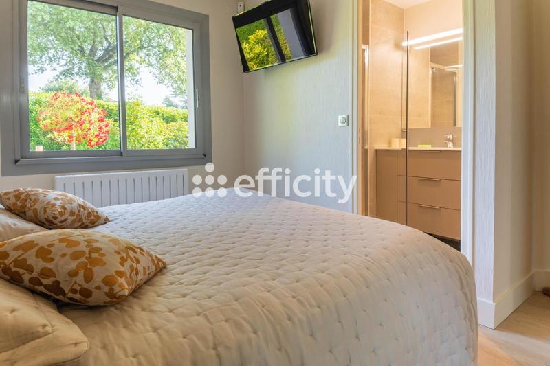 Maison - 232 m² - 11 pièces