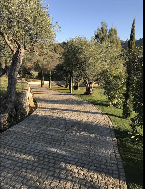 Villa - 360 m² - 6 pièces