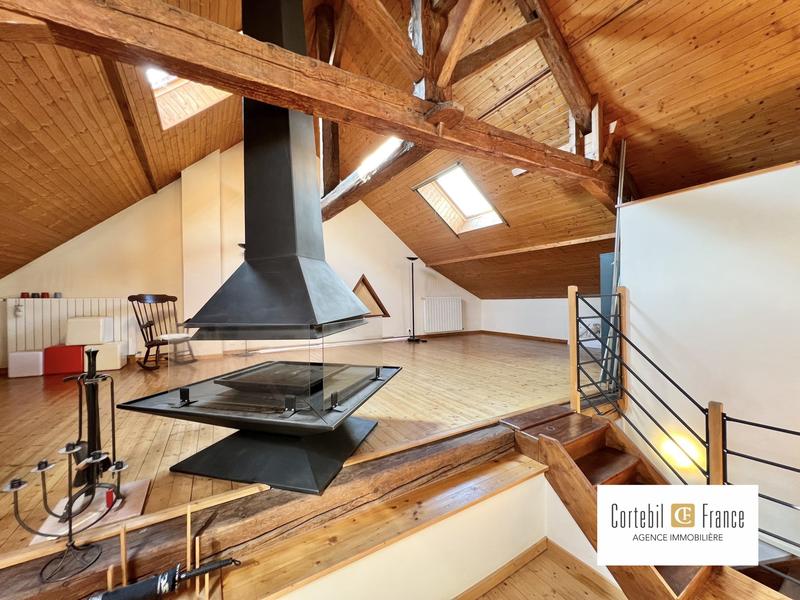 Maison - 270 m² - 5 pièces