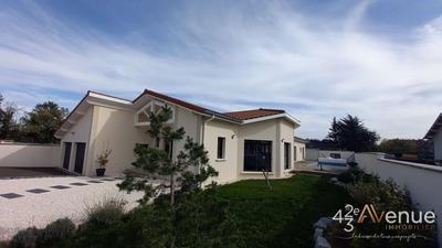 Maison - 208 m² - 7 pièces