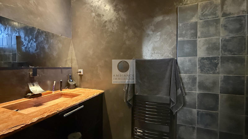 Maison - 205 m² - 7 pièces