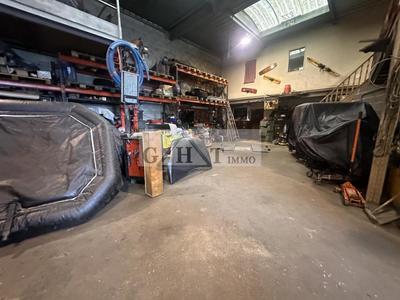 Entrepôt - 340 m²