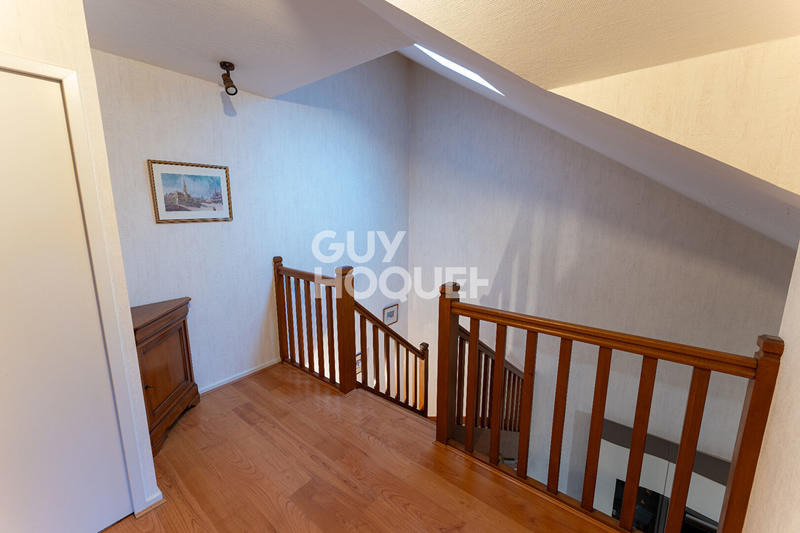 Appartement - 121 m² - 5 pièces