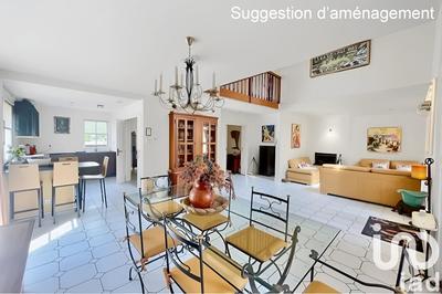 Maison - 213 m² - 8 pièces