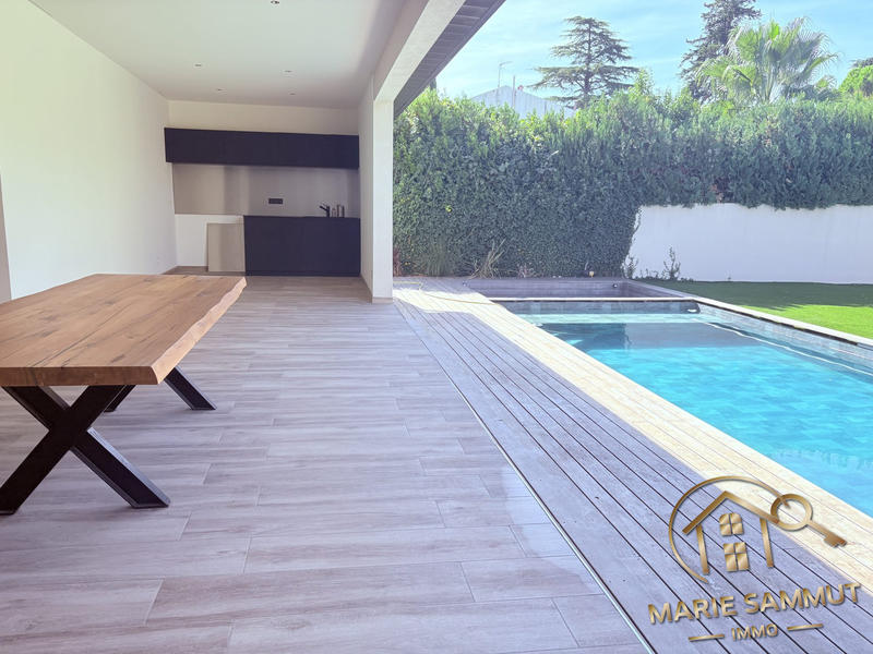 Maison - 229 m² - 7 pièces