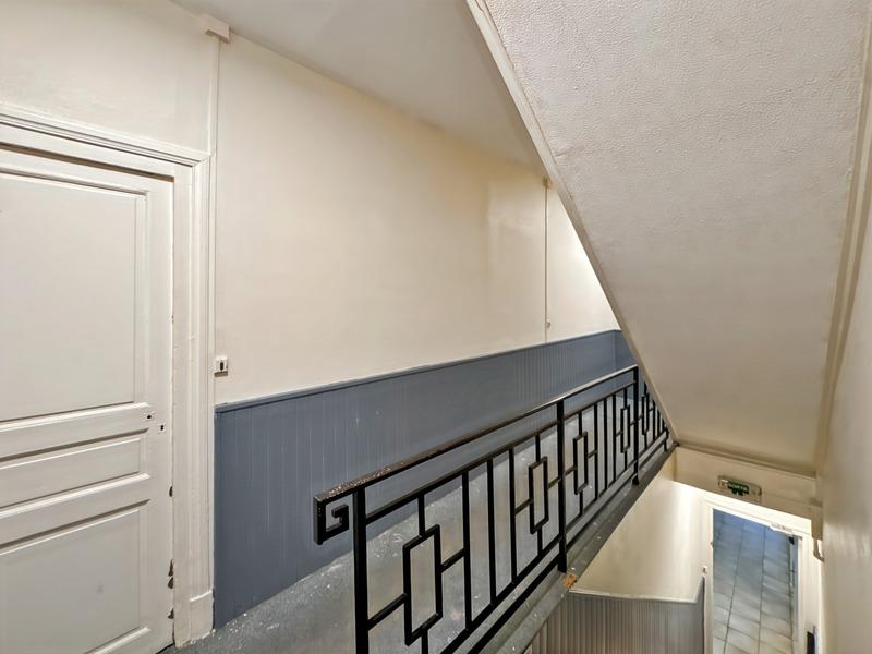 Maison - 530 m² - 13 pièces