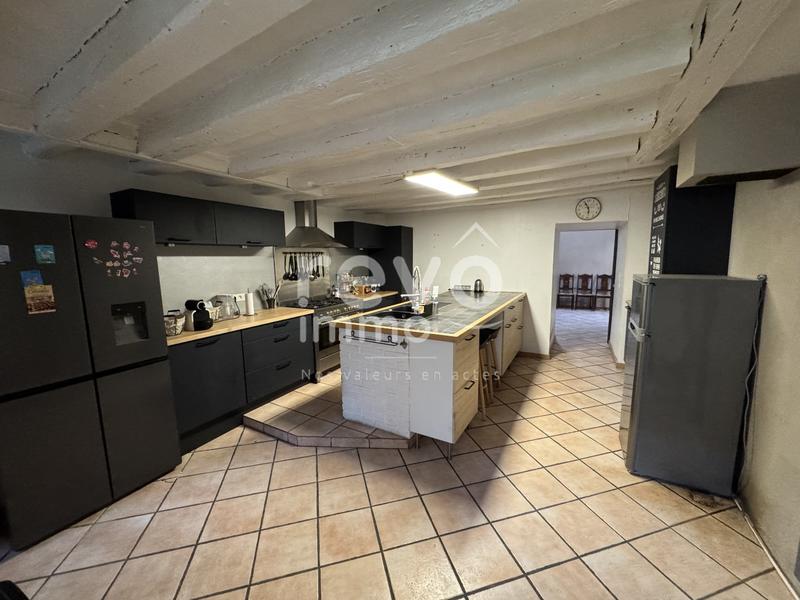 Maison - 190 m² - 9 pièces