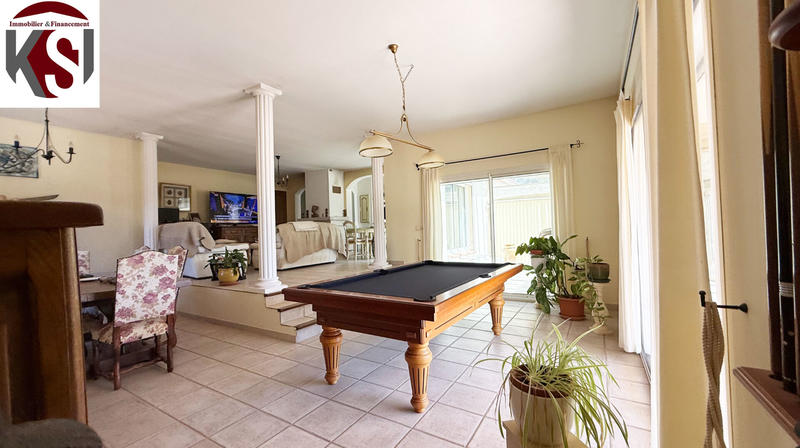 Maison - 210 m² - 5 pièces