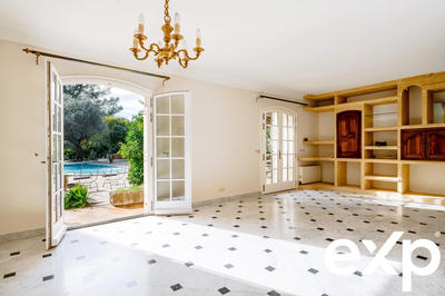 Maison - 195 m² - 8 pièces